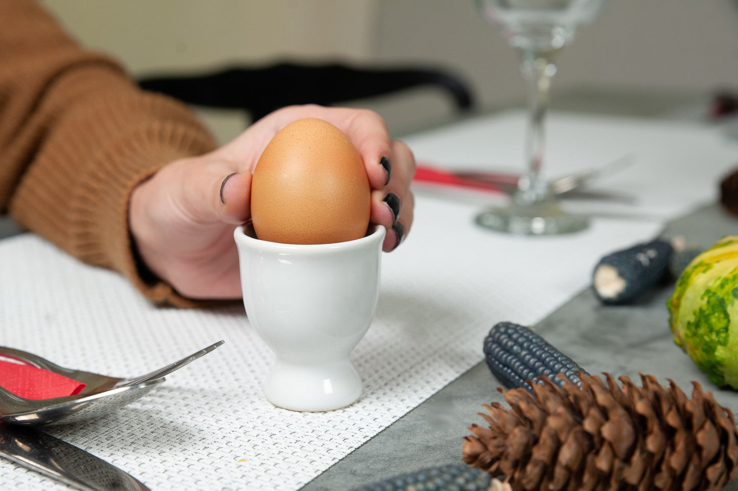 Set of 6 Arctic White egg holders, 6.5 cm