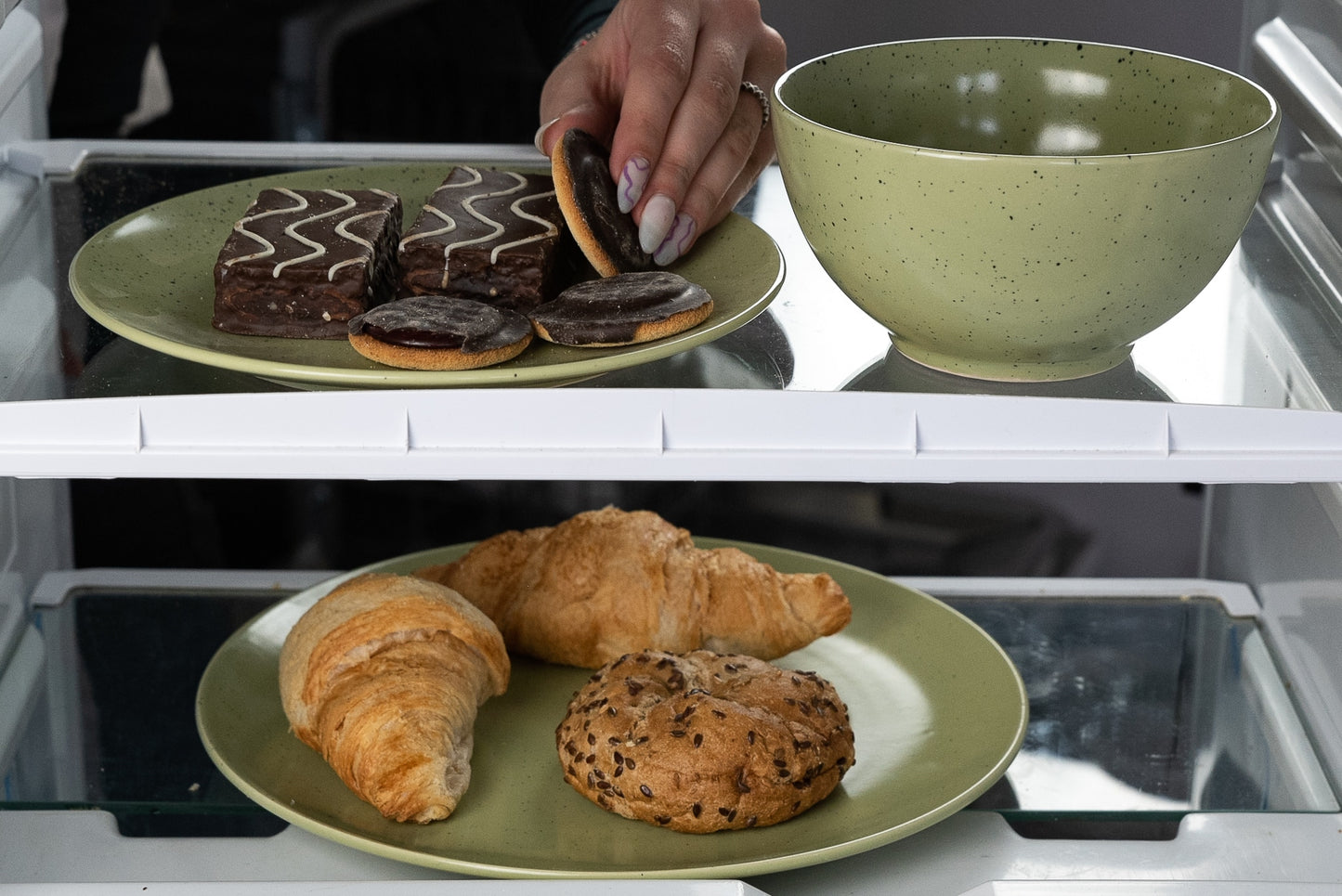 Plate set 12 pieces, for 4 people, Sage, Cesiro, Sage Green Matte with black dots