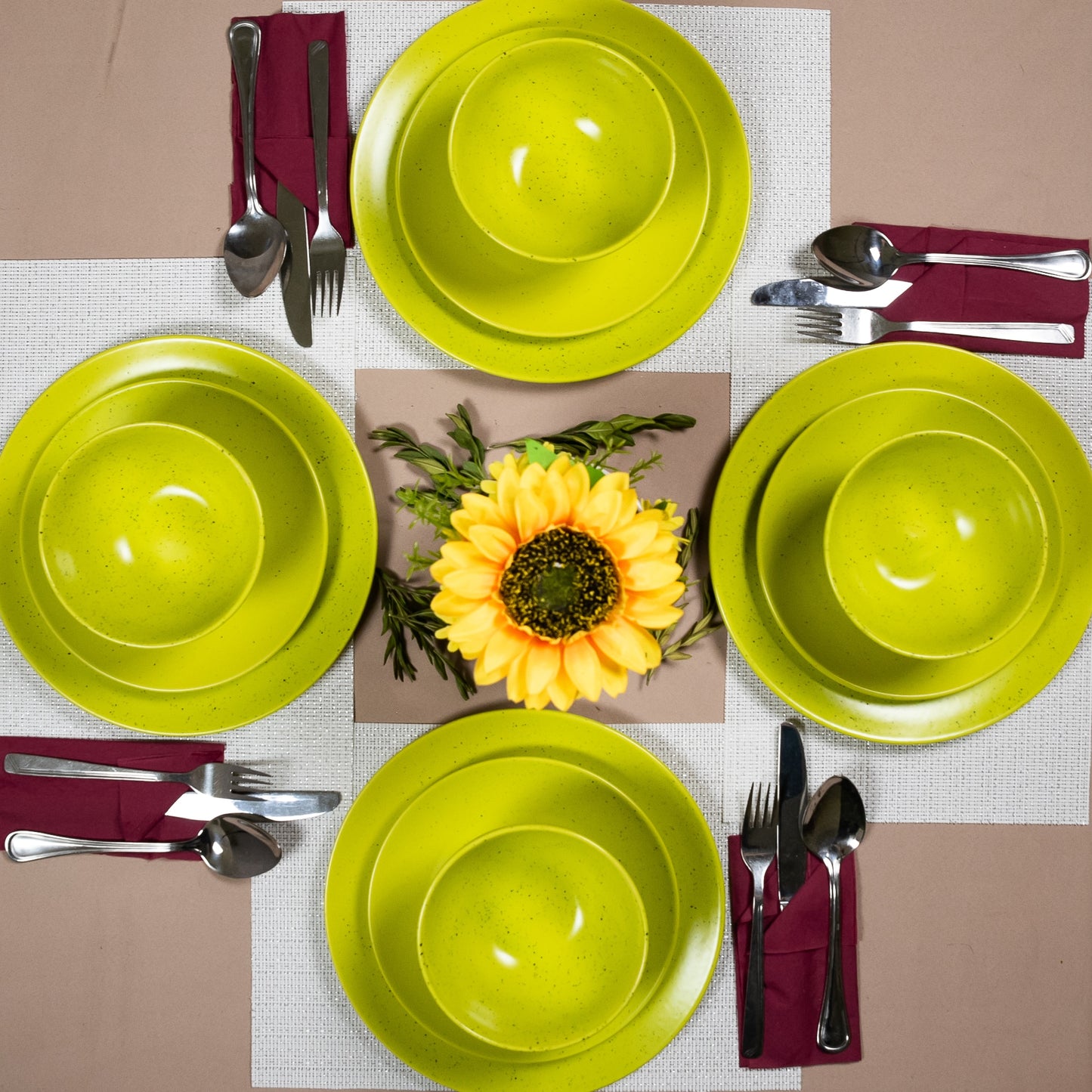 Plate set 12 pieces, for 4 people, Lime Juice, Cesiro, Matte Green with black dots