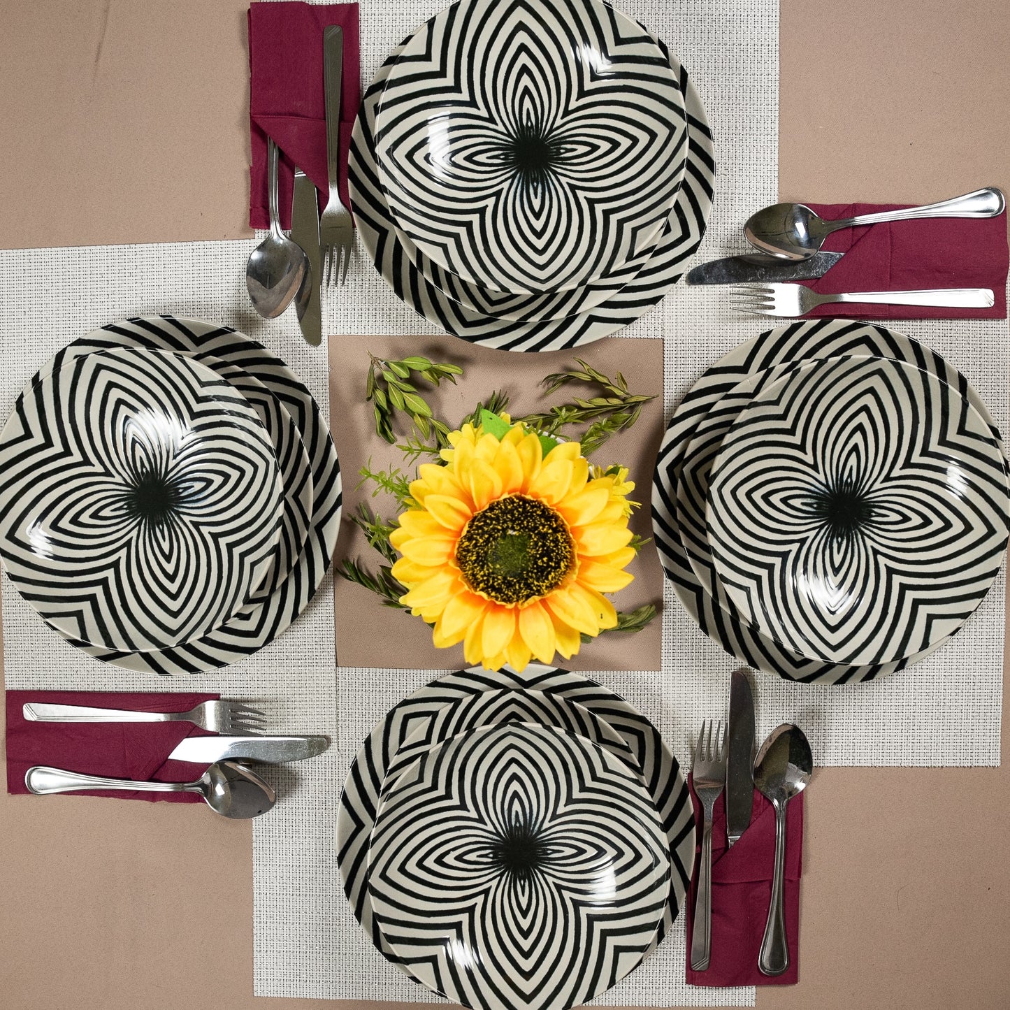 12-piece plate set, for 4 people, Hawaii, Cesiro, White Ivoire decorated with black leaves