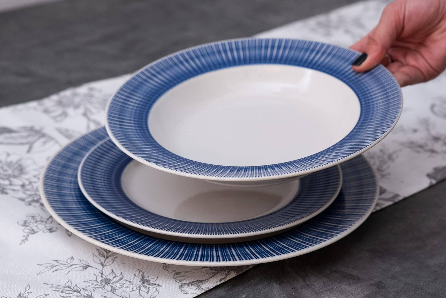 Plate set 18 pieces, for 6 people, Ivory, Cesiro, White Ivoire with blue