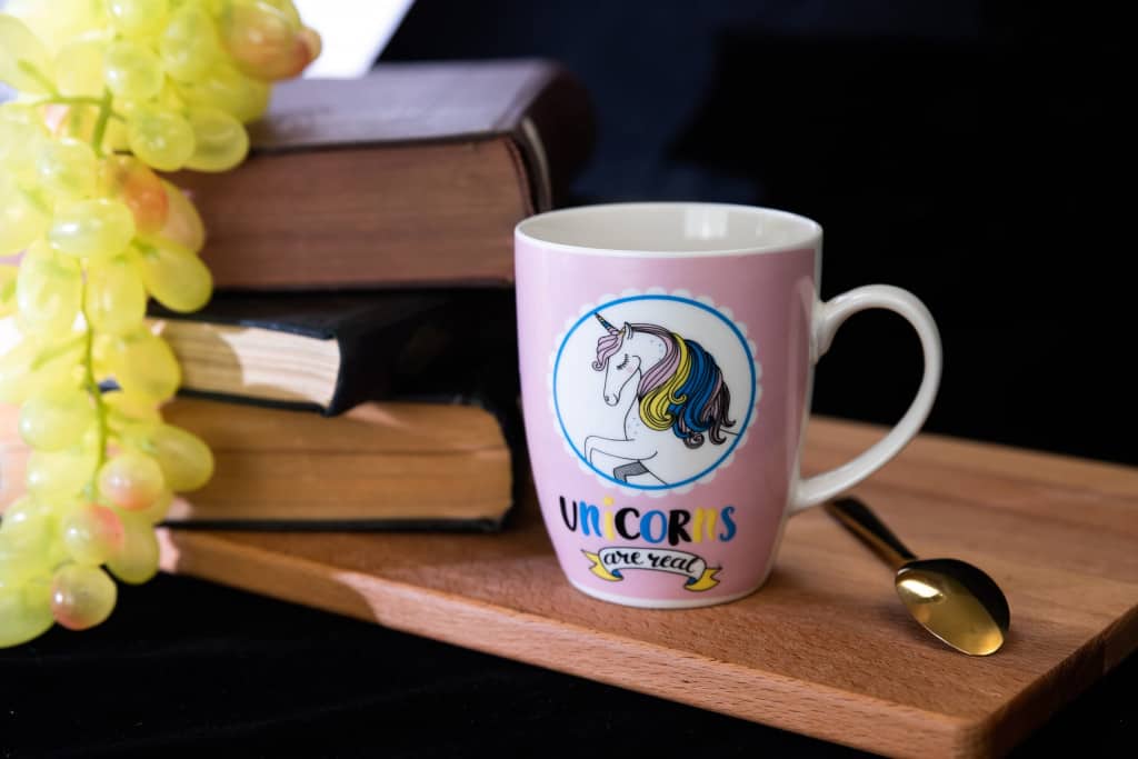 Magie într-un Cadou: Setul Cadou Unicorn, 6 produse!