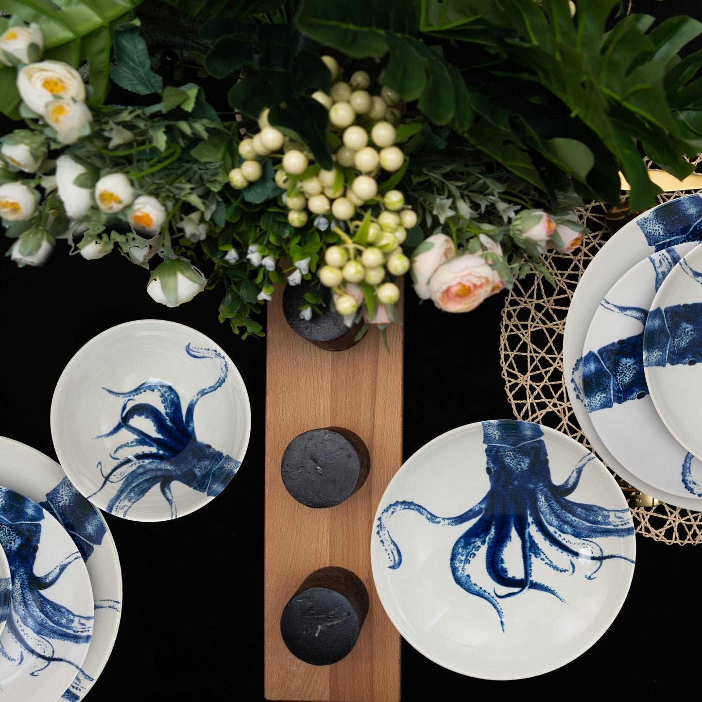 Plate set 24 pieces, for 6 people, Dance of the Tentacles, Cesiro, White jellyfish decoration