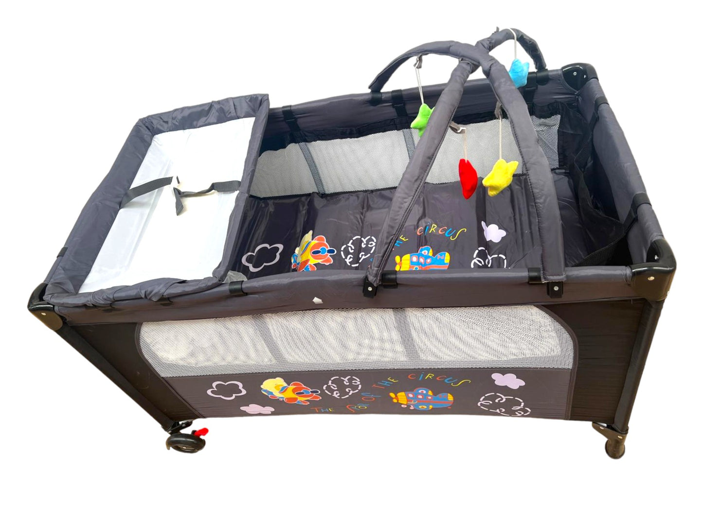 Perfetto per neonati e bambini Lettino pieghevole da viaggio a 2 livelli Neonato Piano intermedio Portatile con fasciatoio per giocattoli, materasso e tasca laterale Colore: Nero