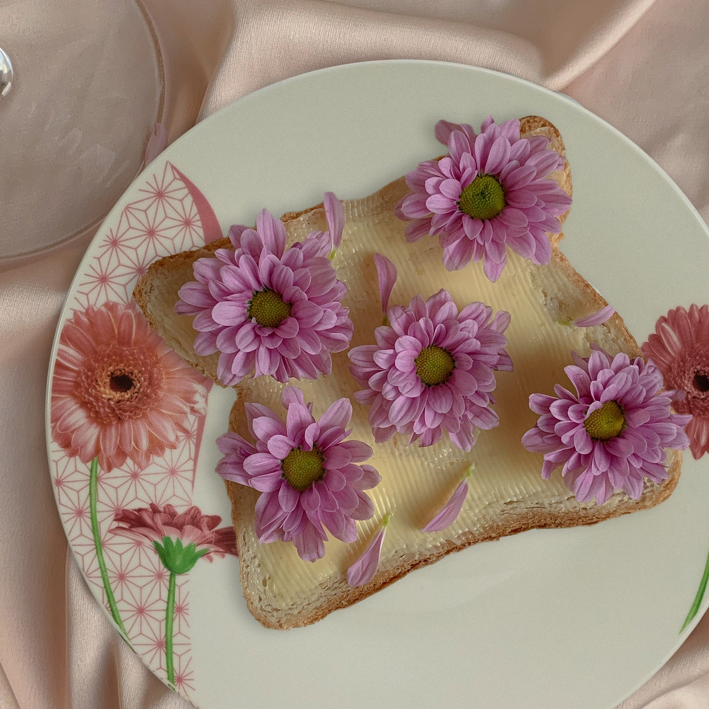 Table set, 4 people, 9 pieces, orange mug, flat plate, heat-resistant tray, Porcelain decorated with Daisy