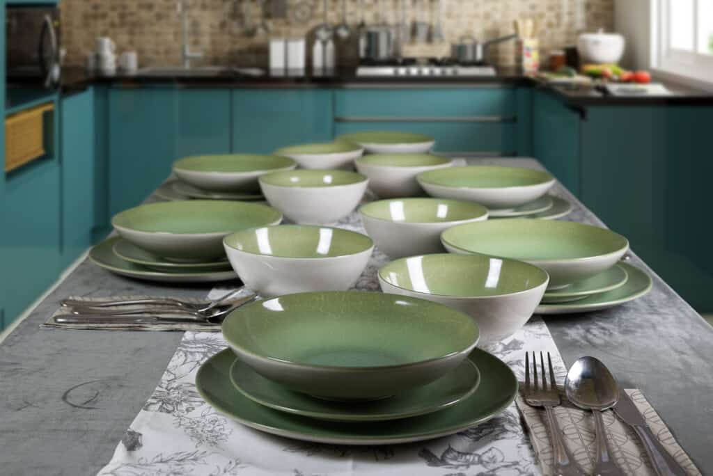 Dinner set for 6 people, with deep plate and bowl, Round, Glossy Ivory decorated with tropic green spiral