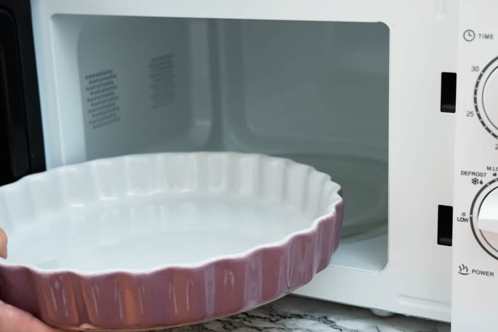 Heat-resistant tray, Round, 26.5x4.5 cm, Glossy White and Purple
