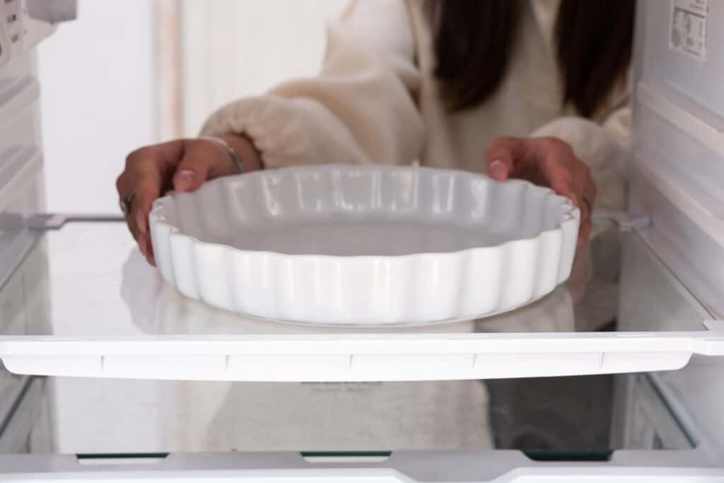 Heat-resistant tray, Round, 26.5x4.5 cm, Glossy White