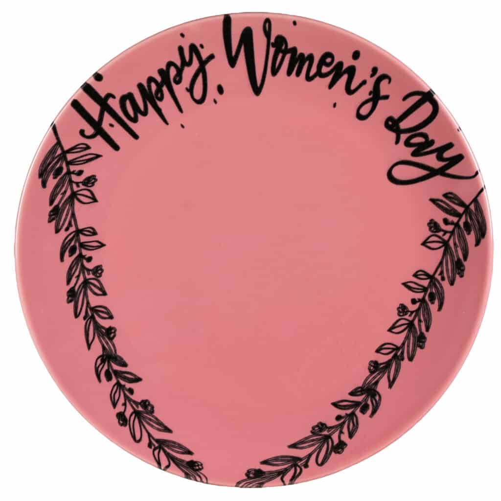 Set de masă pentru 6 persoane, rotund, roz lucios, decorat cu Happy Woman Day