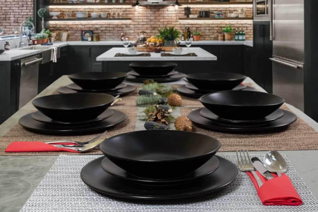 Dinner set for 6 people, with deep plate, Round, Matte Black