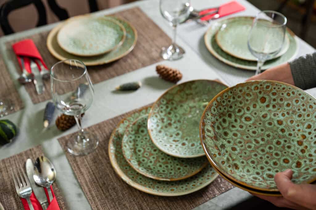 Dinner set for 6 people, Glossy Green decorated with green crakcs