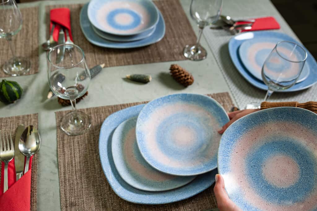 Dinner set for 6 people, Glossy Black decorated with blue/pink circles