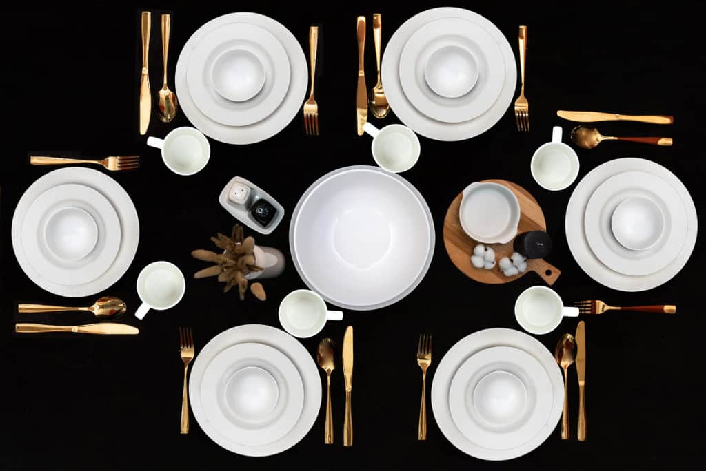 Dinner set for 6 people, with salad bowl and platter, Round, Porcelain