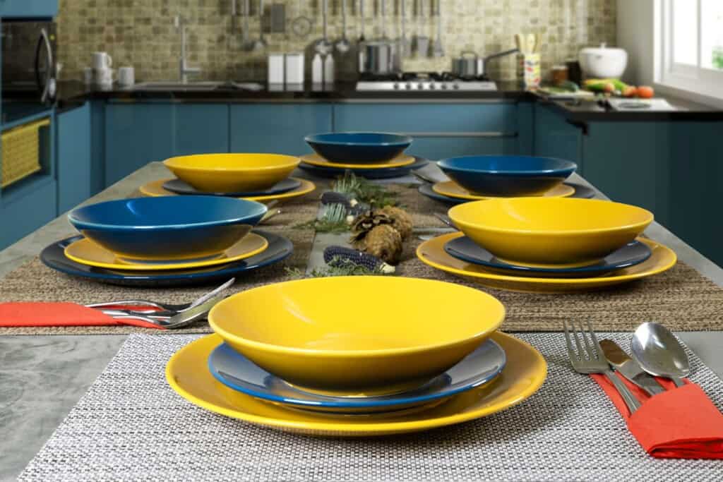 Dinner set for 6 people, with deep plate, Round, Glossy Yellow/Blue