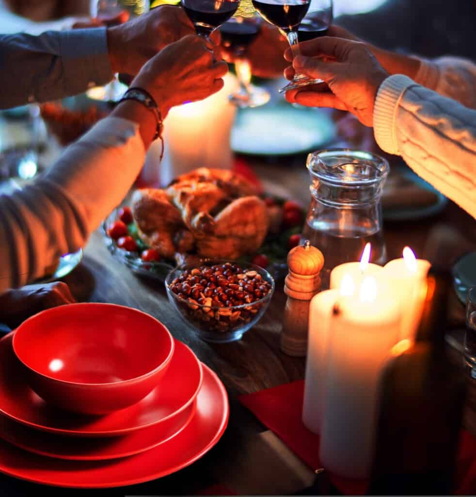 Set de masă pentru 4 persoane, cu farfurie adâncă și bol, rotund, roșu mat